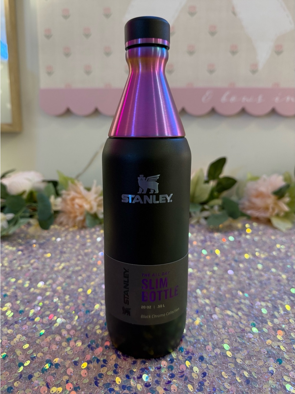 NWT Stanley The Black Chroma All Day Slim Bottle 20 oz 💜🩷🖤
